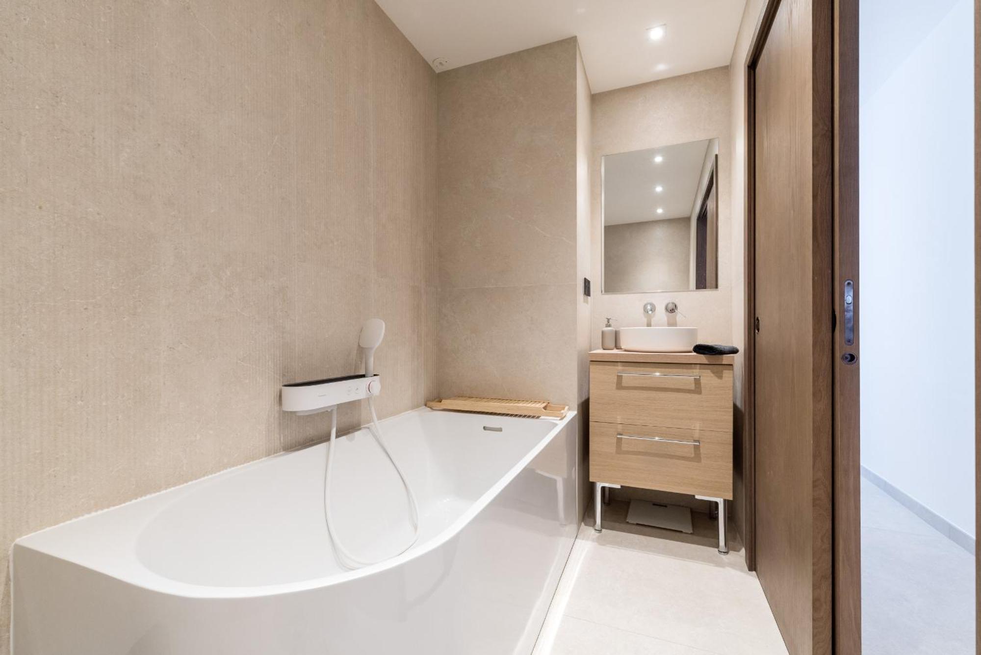 Apartment Mondrian By Terrys Homes Cannes